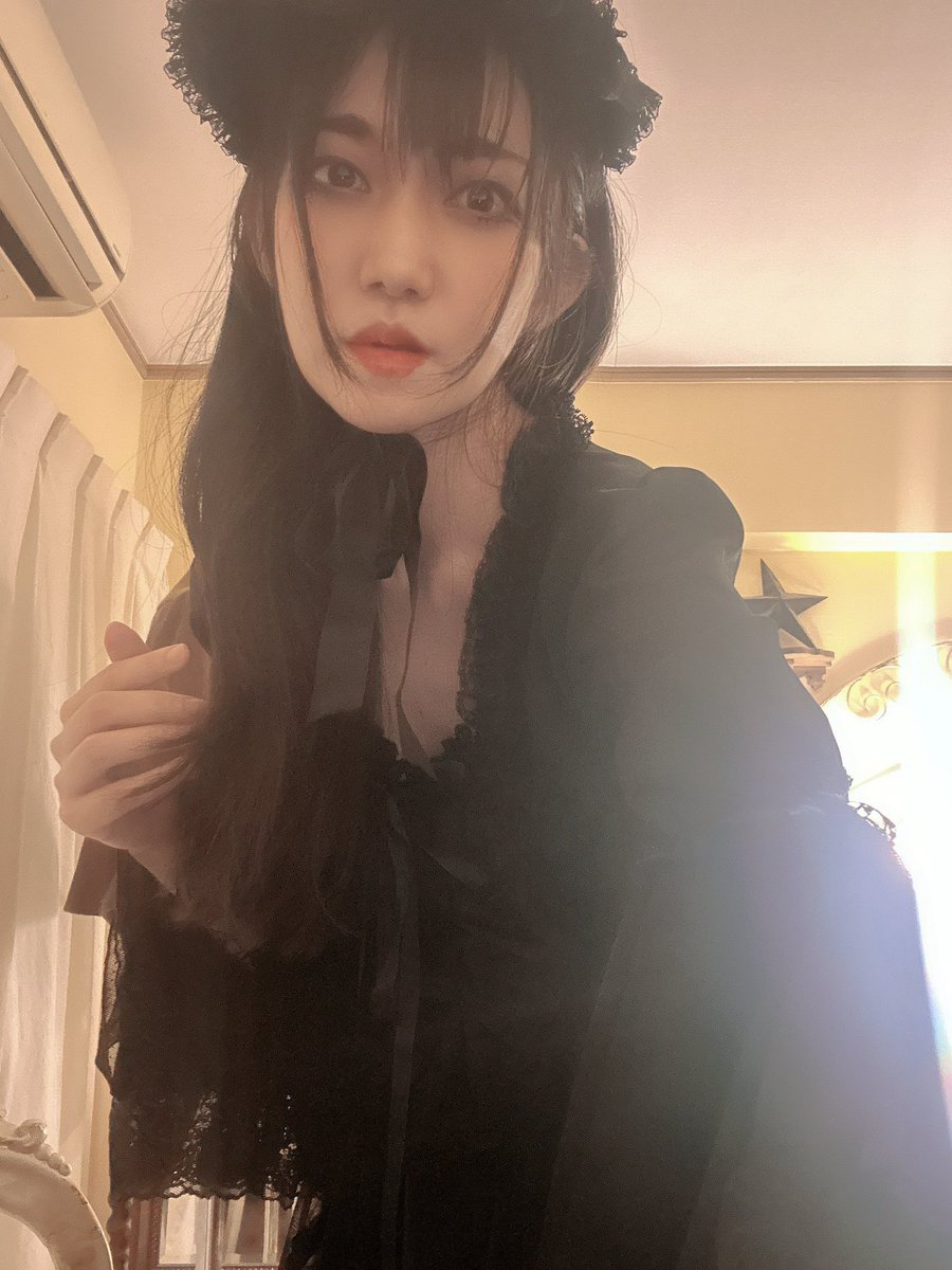 仕事終わったので可愛い服をただ着る日にしました
どこにもいかないのに