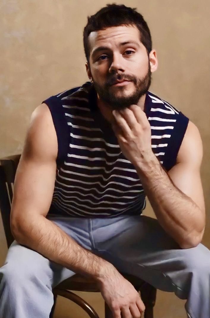 day 505 of posting the first
dylan o'brien photo that pinterest recommends me.