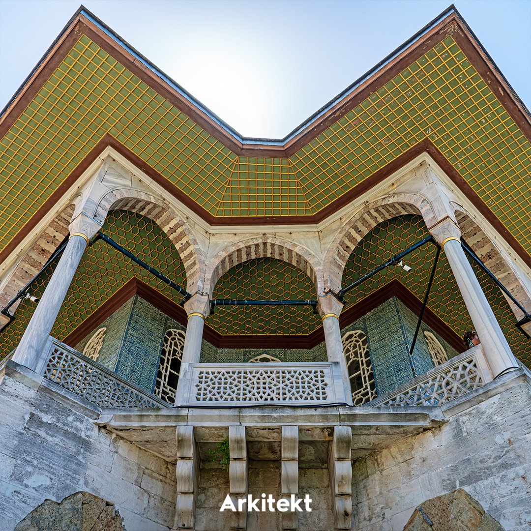 Osmanlı Saray Mimarisi’nde Saçaklar

Topkapı Sarayı’nın önemli mimari öğelerinden biri olan saçaklar, işlevselliklerinin yanı sıra etkileyici tasarımlarıyla da öne çıkmaktadır. 

Fotoğraflar: <a href="/furkanal/">Furkan Al</a>

#arkitekt #mimarlık #architecture #camii #topkapısarayı #topkapıpalace