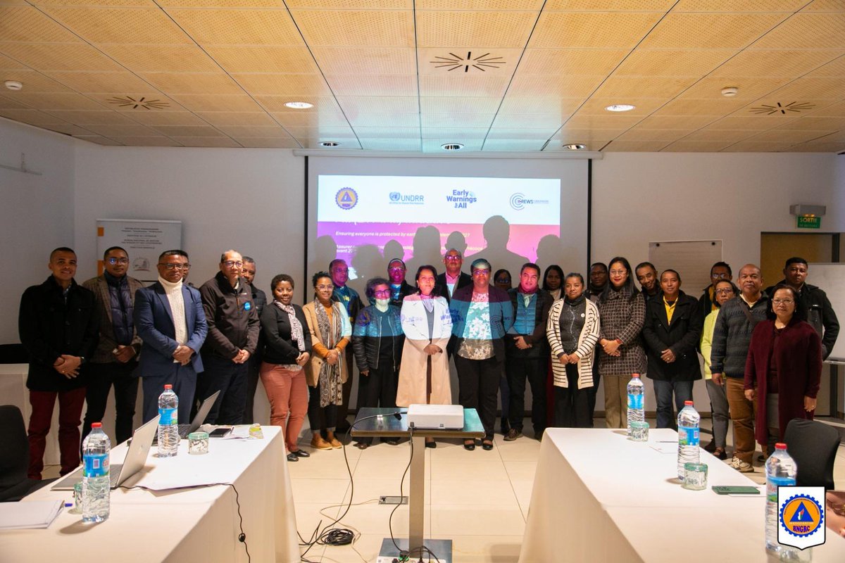UNDRR_Africa's tweet image. 📢 Risk-informed decisions save lives.
Last week in 🇲🇬 Madagascar, research findings were presented on the production, access, and use of hazard, vulnerability &amp;amp; loss data in early warning systems—advancing the #EW4All initiative.
#DisasterResilience #RiskKnowledge #DRR