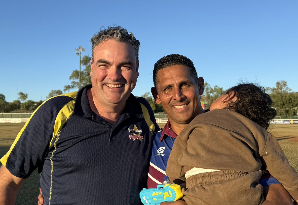 CostoJason's tweet photo. Wonderful to catch up with Townies coach &amp; ex @nthqldcowboys @sydneyroosters &amp; @QLDmaroons player John Doyle after calling the #MtIsa #GrandFinal LIVE &amp; FREE on https://t.co/Mo8uvCAh3d #RugbyLeague #NRL #MountIsa #CountryRugbyLeague https://t.co/DiZbBJ6Tep