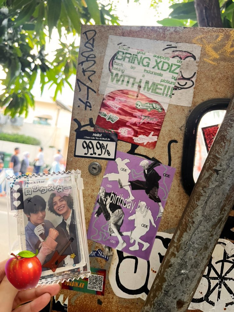 baeby05's tweet photo. then we strolled around looking for these stickers 😎❤️‍🔥 

bring @XH_official back to Indonesia! #Be_Mind https://t.co/BzYkcoqqyD