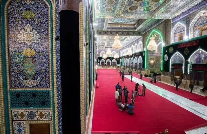 SyedaAsmatNaqvi's tweet photo. Red carpets are being laid at the place of Al Hussain (a) to commemorate his sorrowful days 💔 https://t.co/LDt30WaovJ