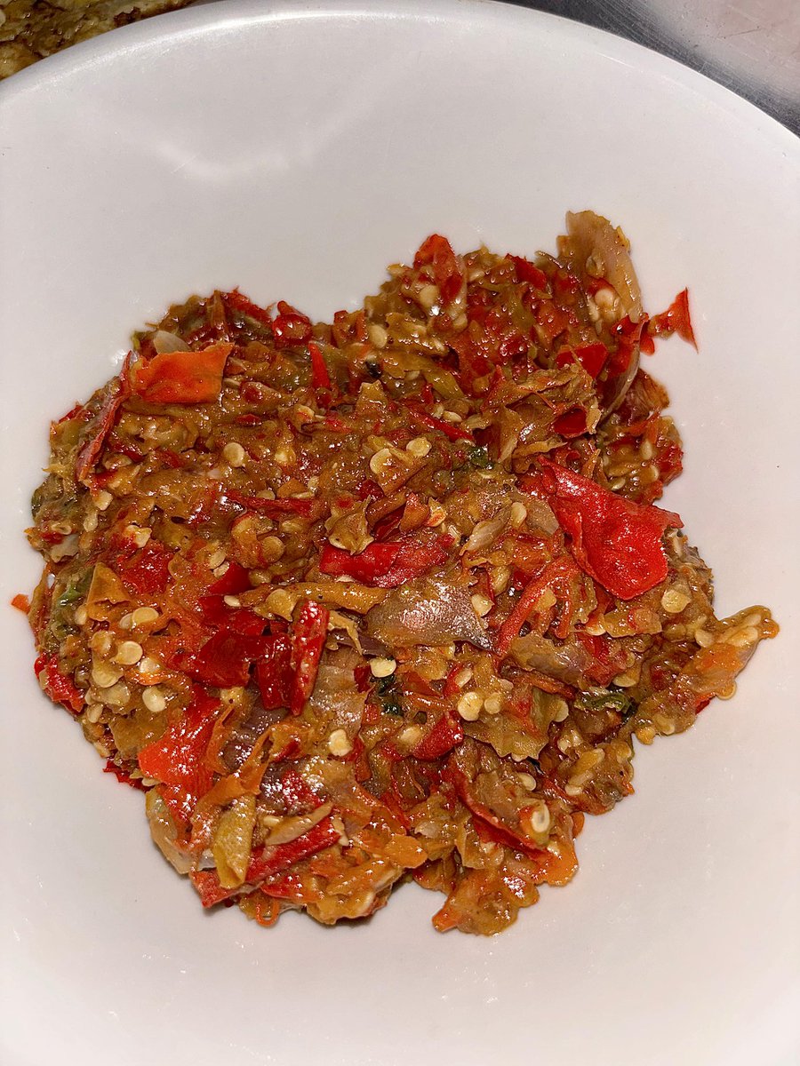 dimensihujan's tweet photo. Entah dari mana datangnya tenaga masak, manfaatin yang ada. Pokoknya satset tanpa liat bentukane wkwk 💪🏻 Semua lahap maem bahagia katane enak sampe pada nambah orang rumah.

•bobor bayem
•sambel terasi
•telur dadar
•gorengan usus ayam
•baceman tahu tempe

Alhamdulillah 💗 https://t.co/hSW9yBKf6Z