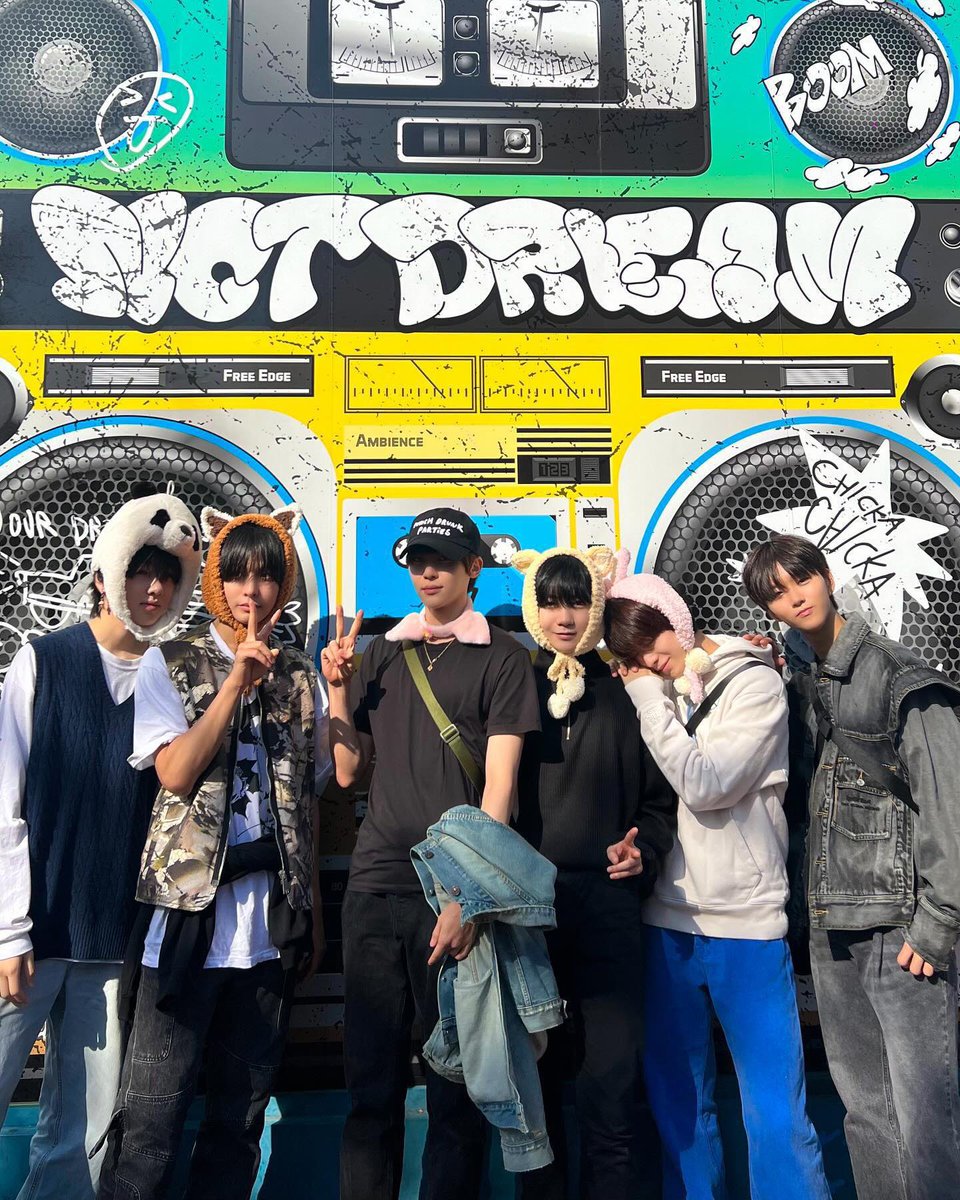 R2ku0628's tweet photo. 뉴팀때 찍은 구도랑 똑같음 ᵒ̴̶̷̥́ ·̫ ᵒ̴̶̷̣̥̀ 많이 컸다.. https://t.co/JZwHeFwUhs