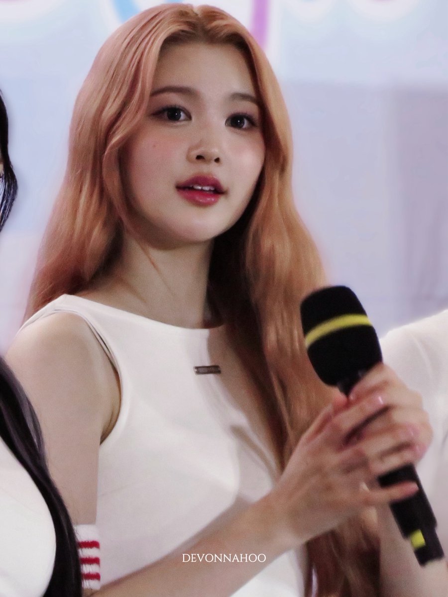 ·𖥦· tweet media