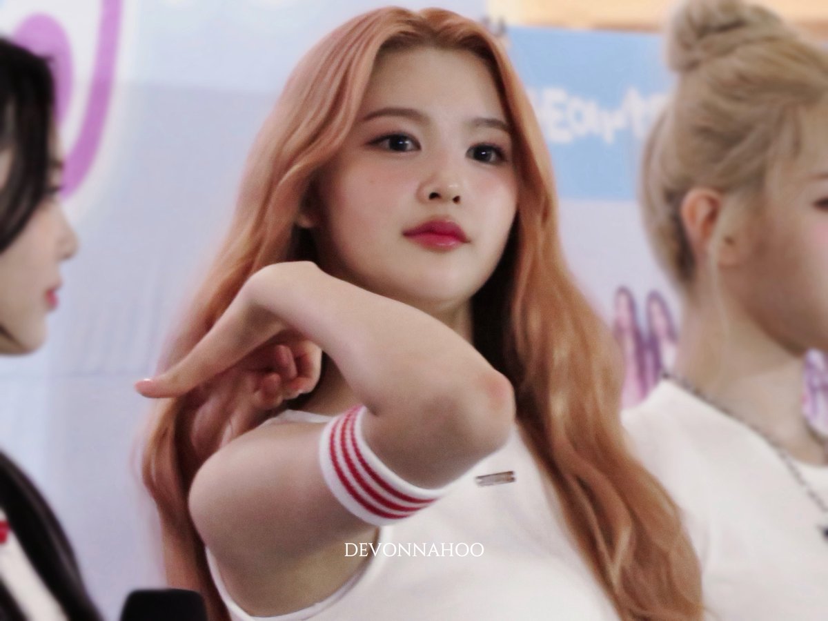 ·𖥦· tweet media