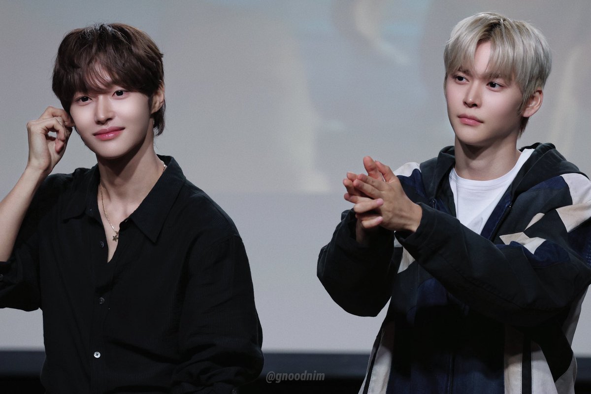 gnoodnim's tweet image. 원빈 은석 기본 스탠스가 대체로 이럼

 (이형또이러네)                    (멋진척.나는군견
                 O
               .°