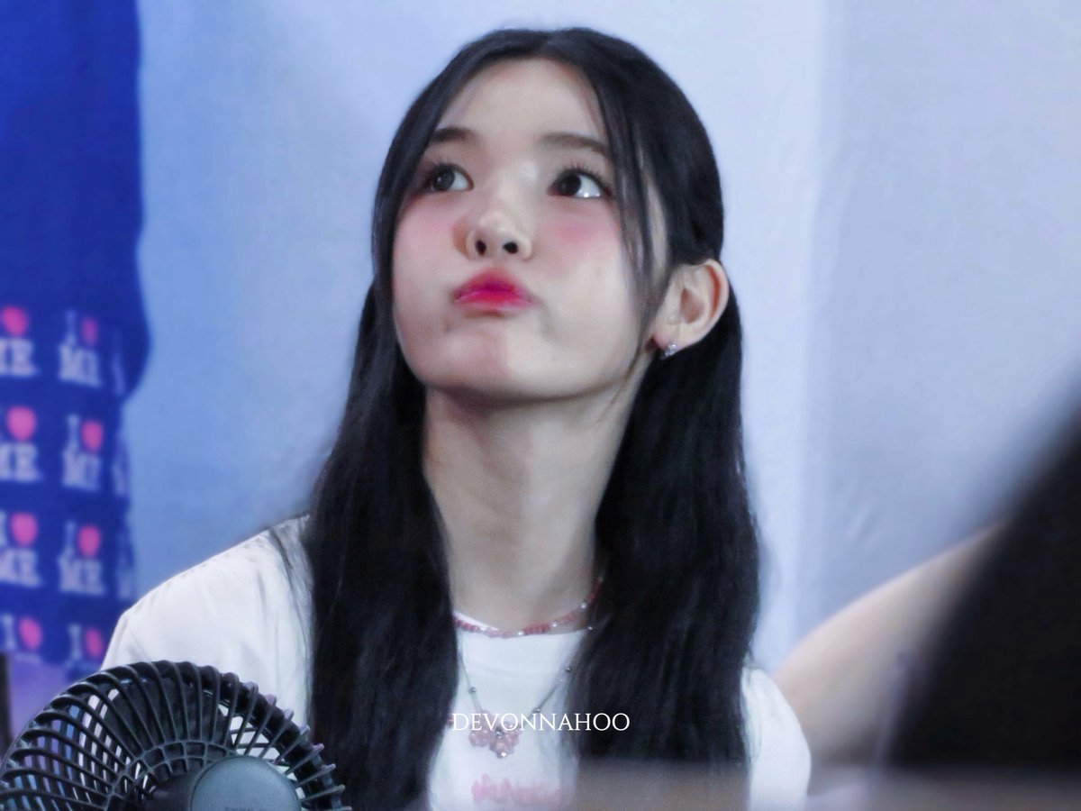 ·𖥦· tweet media