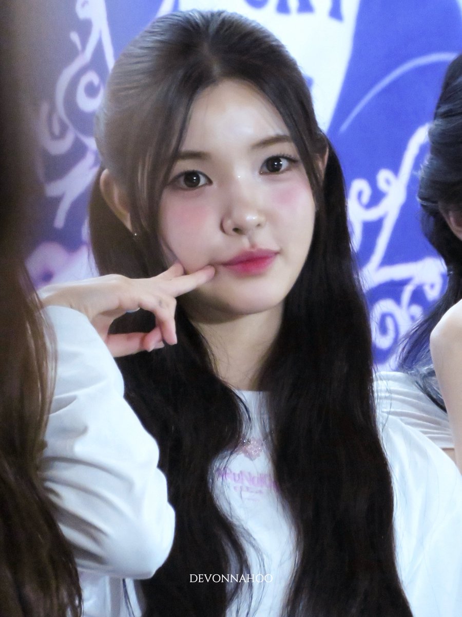 ·𖥦· tweet media