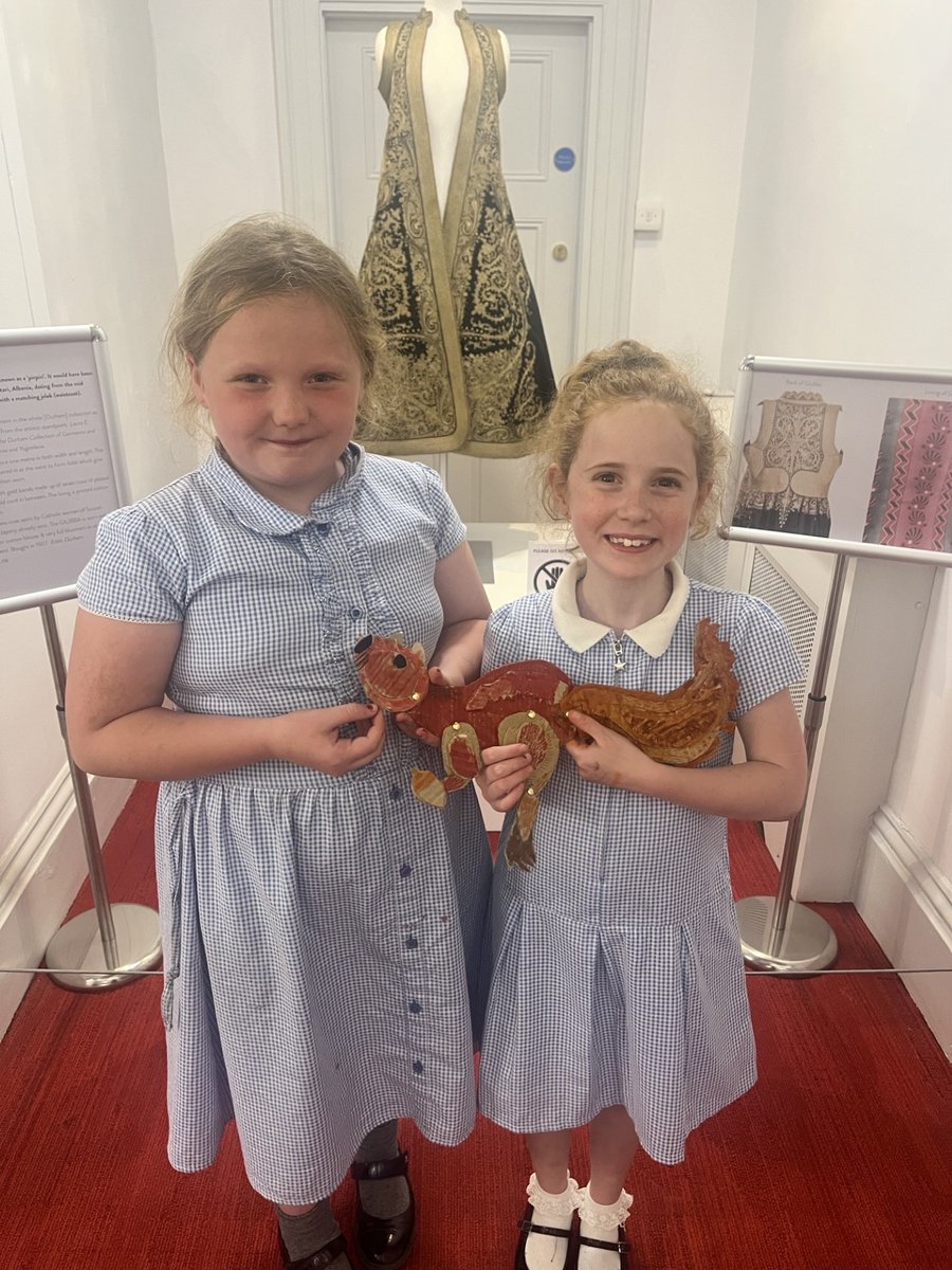 stjosephshx3's tweet image. 🎨✨ Year 4 had an amazing time at Bankfield Museum! We got creative making cardboard puppets for an exciting art exhibition, explored the fascinating museum exhibits, and enjoyed a lovely lunch in the park. A day full of art, history, and sunshine! 🌞🖌️🧺#BlessedPeterSnow