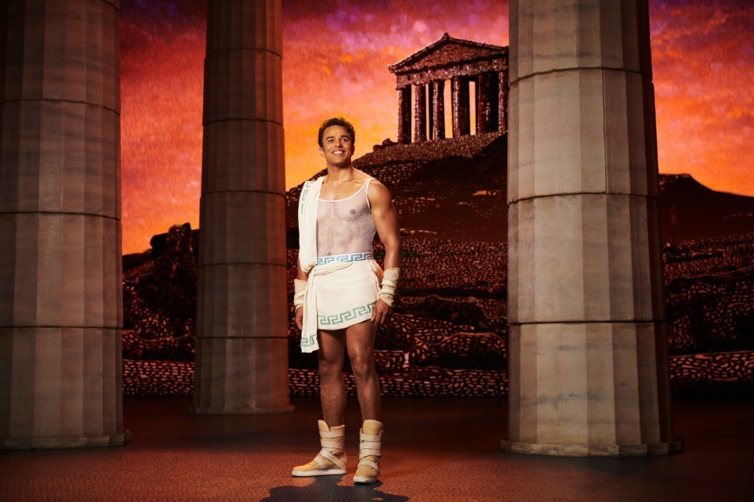 LSBO's tweet image. First look photos of Hercules in the West End! ⚡ Currently playing at the Theatre Royal Drury Lane, book tickets now with LSBO 🎭

lsbo.co.uk/musical/disney…

#london #theatre #westend #musical #hercules #Disney