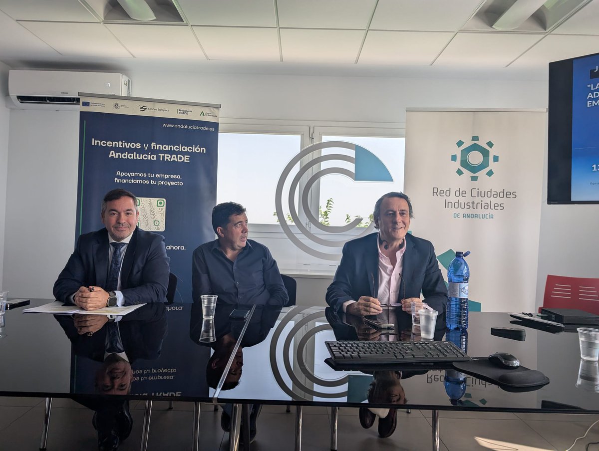 Junta Granada (@juntagranada) on Twitter photo El delegado <a href="/IndustriaAnd/">Consejería de Industria, Energía y Minas</a> <a href="/GumerFernandez2/">Gumer Fernandez</a> presenta en Escúzar las líneas de ayudas para proyectos empresariales gestionadas por <a href="/trade_andalucia/">Andalucía TRADE</a>, y los incentivos de la consejería para las cadenas de valor industrial y energía, la minería sostenible y los espacios productivos El delegado <a href="/IndustriaAnd/">Consejería de Industria, Energía y Minas</a> <a href="/GumerFernandez2/">Gumer Fernandez</a> presenta en Escúzar las líneas de ayudas para proyectos empresariales gestionadas por <a href="/trade_andalucia/">Andalucía TRADE</a>, y los incentivos de la consejería para las cadenas de valor industrial y energía, la minería sostenible y los espacios productivos