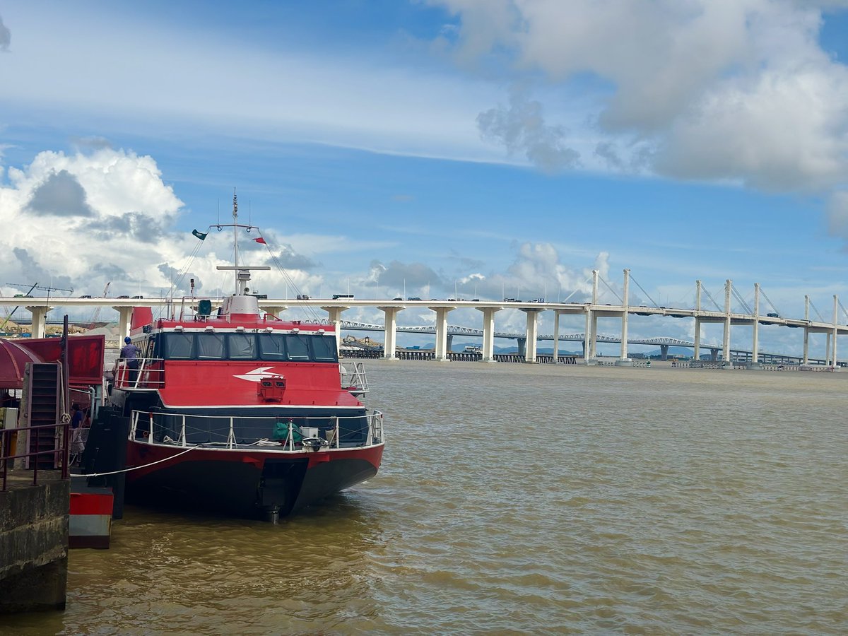 澳门—香港，坐船真的是最方便快捷的了。
一个小时🤗