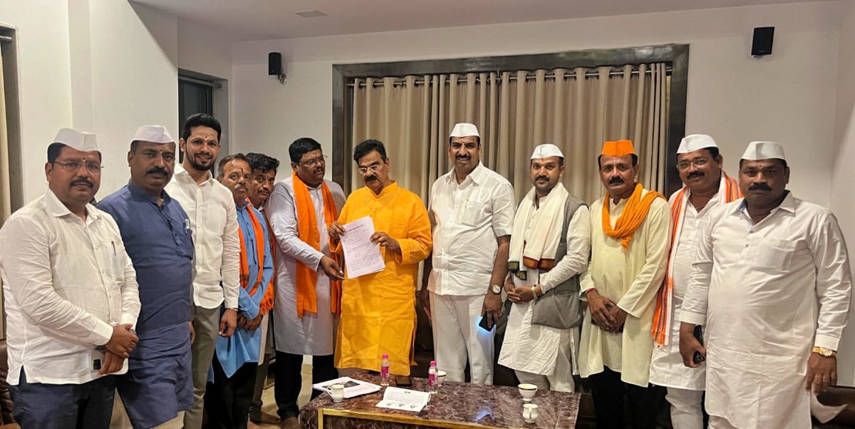 #PUNE: फातिमानगर येथे वारीदरम्यान ख्रिस्ती मिशनर्यांकडून पत्रक वाटप करत धर्मप्रचार केल्याचा प्रकार !

<a href="/HinduJagrutiOrg/">HinduJagrutiOrg</a> आणि वारकरी संप्रदायाच्या वतीने पुरंदर तालुक्याचे शिवसेनेचे आमदार <a href="/vijayshivtare/">Vijay Shivtare</a> यांना कठोर कारवाई करण्यासाठी निवेदन देण्यात आले !

<a href="/SG_HJS/">Sunil Ghanwat 🛕🛕</a>