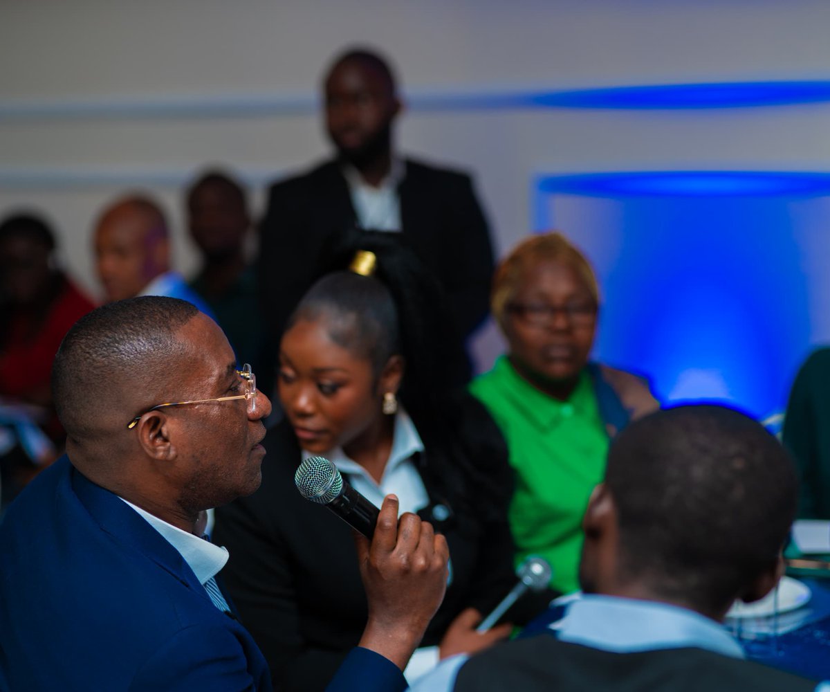 AltesseMulamba's tweet image. Ce fut un réel plaisir d’échanger avec le Vice-Premier Ministre, Mr. Guylain NYEMBO (@guylainnyembo_), ministre du Plan et de la Coordination de l’aide au développement, sur la thématique autour de la jeunesse, du système éducatif et de l’emploi. J’y ai pris part en tant que…