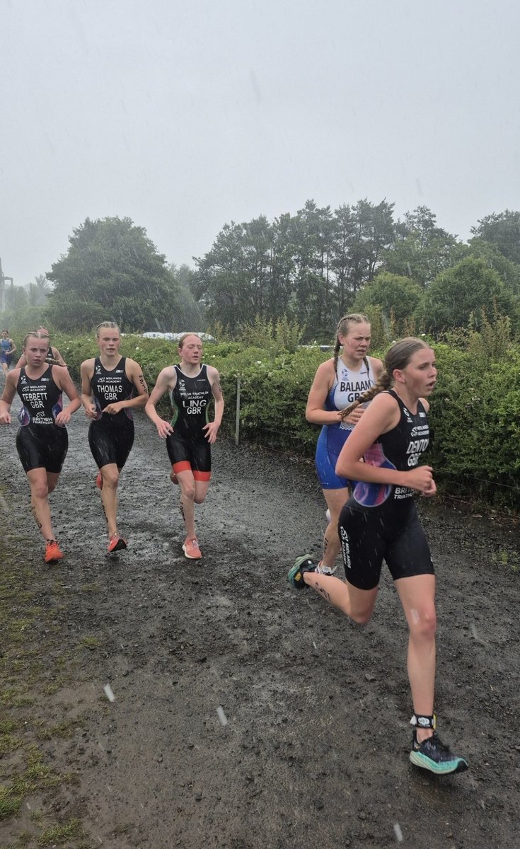 First ever @brittri super series event, 3 races in 4 hours, and Olivia smashed it. First time racing open water and always in the front group, 1st out on race 2. Best finish was 11th, but she has another year in this age category. Horrendous conditions in Scotland, but she can't