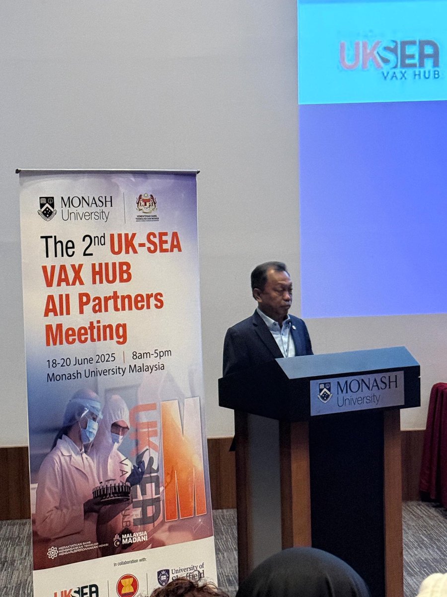UKinMalaysia's tweet photo. High Commissioner @AjaySharmaFCO spoke at the 2nd meeting of the UK-SEA Vax Hub last week, highlighting vaccine development and manufacturing remain important to ensure @ASEAN vaccine security and self-reliance. https://t.co/pp5JVMGveH
