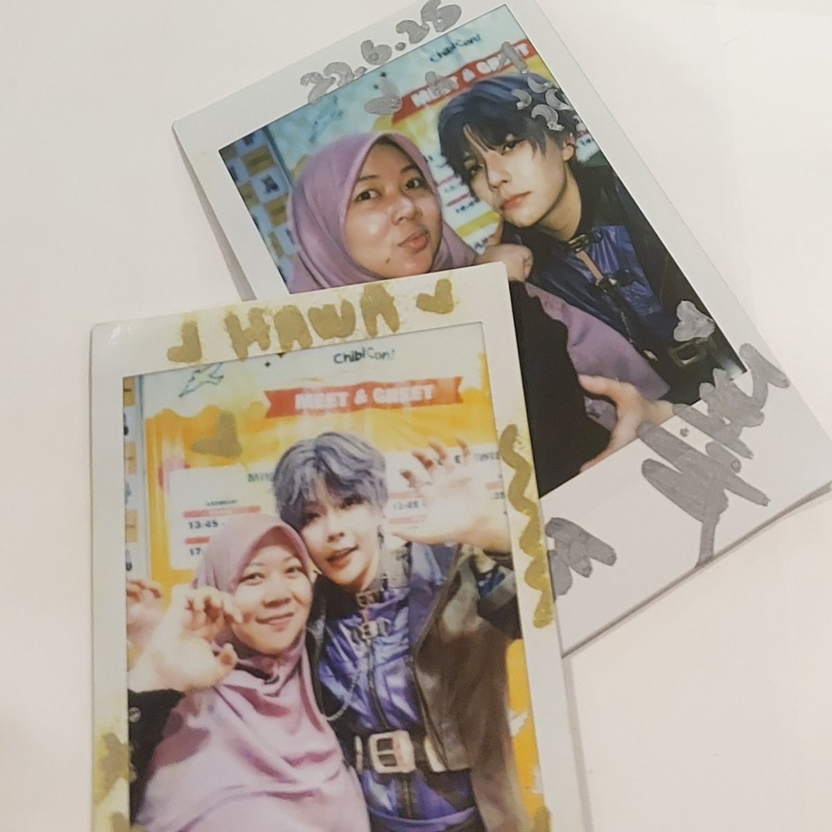 hawa1601's tweet photo. Ketagihan foto cheki. Dua kali cheki sama Rafayel 😍
Mikki pat pat my head 🫠 or should I say Rafayel pat pat my head 😆
@/mikki_kairi is a very sweet person 🫶🏾
#Chibicon7 https://t.co/pthclmDitT