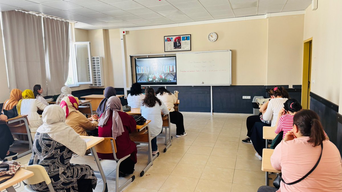 Millî Eğitim Bakanımız Sn. Yusuf Tekin, “2024-2025 Eğitim Öğretim Yılı Haziran Dönemi Mesleki Çalışma Programı” dolayısıyla canlı yayınında öğretmenlere hitap ediyor.

<a href="/tcmeb/">Millî Eğitim Bakanlığı</a> <a href="/Yusuf__Tekin/">Yusuf Tekin</a> <a href="/balikesirmem/">Balıkesir İl Millî Eğitim Müdürlüğü</a> <a href="/Murat69_Demir/">Murat Demir</a> <a href="/karesimem/">Karesi İlçe Millî Eğitim Müdürlüğü</a>  <a href="/SamiGunnu/">Sami GÜNNÜ</a>
@
youtube.com/live/mKwfChOPn…