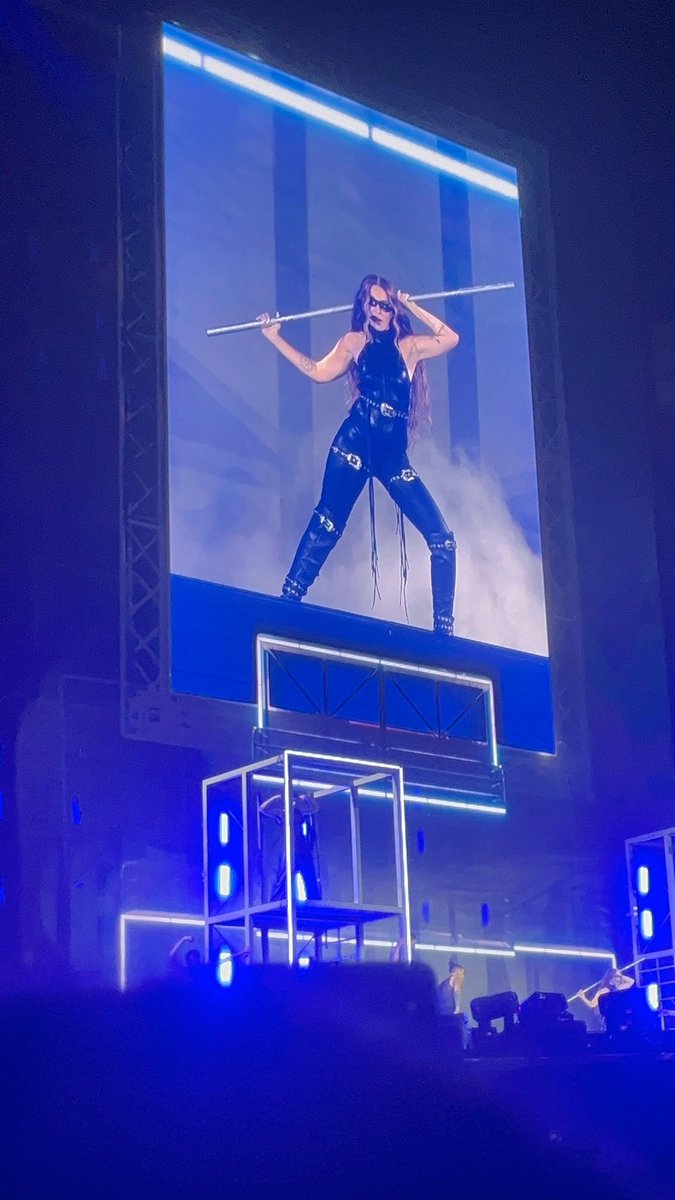 Maite_13rubiah's tweet photo. @lolaindigomusic  ESPECTACULAR el Concierto, uno de los mejores días de mi vida sin duda, REINA, REINA Y REINA 👑 https://t.co/wRJvaYc20m