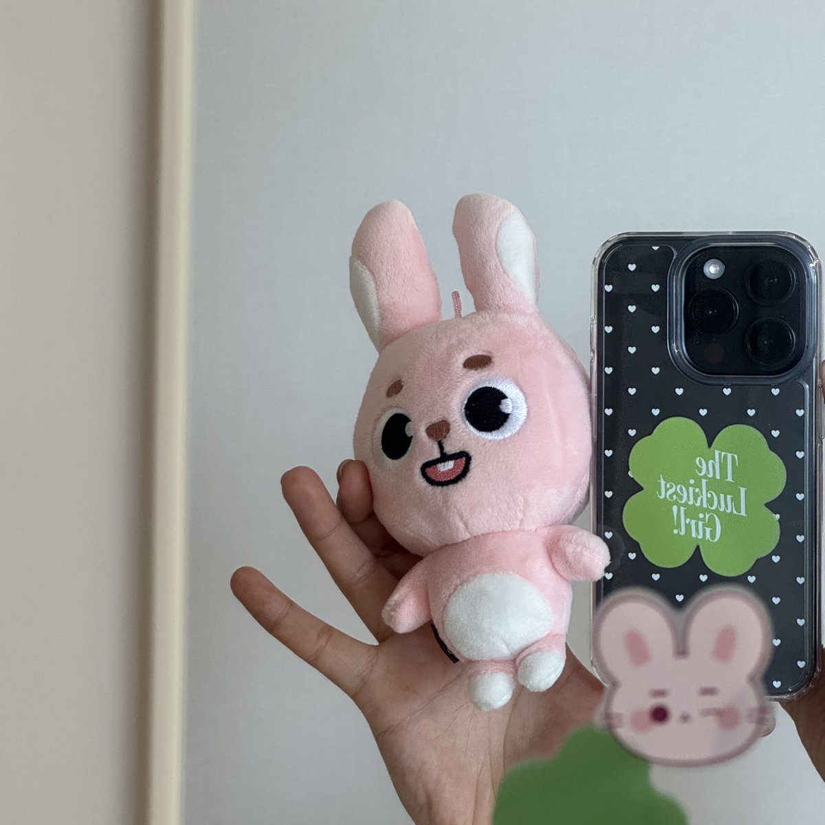 mymollyday's tweet photo. 🐰x🍀 제가 참 좋아하는 조합
케이스 너무너무 예뻐서 하룰라라 다녀왔어요💕 https://t.co/Q5mig4WhD8
