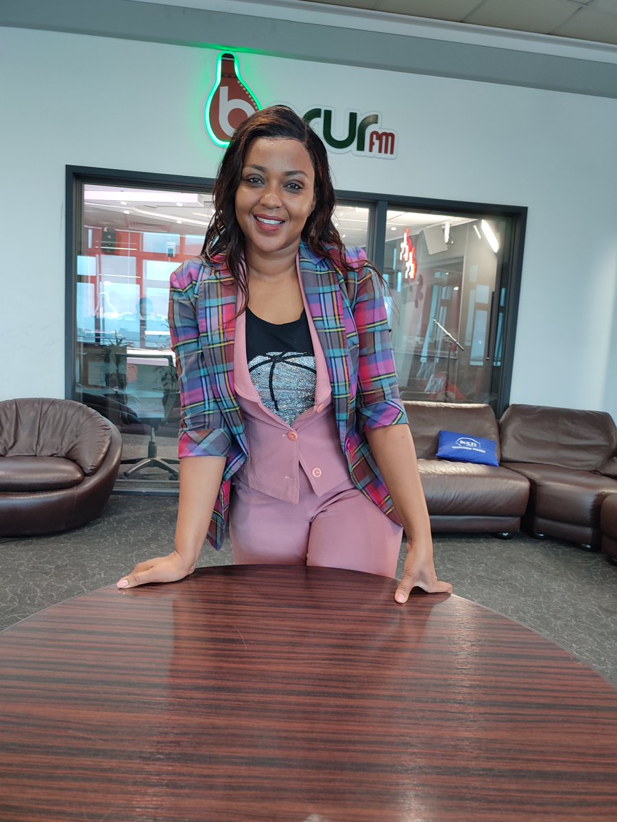 Radio Maisha (@radiomaisha) on Twitter photo Staarabika na <a href="/annjogu/">Anne Njogu</a> kuanzia saa nne asubuhi hadi saa sita mchana!!
#Staarabika #RadioZaidiYaRadio
Watch us live on radiomaisha.co.ke Staarabika na <a href="/annjogu/">Anne Njogu</a> kuanzia saa nne asubuhi hadi saa sita mchana!!
#Staarabika #RadioZaidiYaRadio
Watch us live on radiomaisha.co.ke
