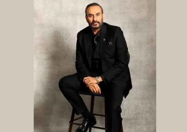 redding_cream_t's tweet image. 🚨Big Breaking: Ramayana movie producer Namit Malhotra's huge statement 😱!
"I believe that the world should sit up & watch #Ramayana. It is the BIGGEST PRODUCTION IN THE WORLD currently with 2 parts going back-to-back. It will be no less than Lord of the Rings or Avatar".