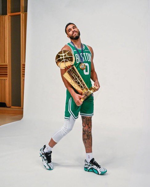 TerunKoop's tweet image. Visto che oggi mi sono alzato sentimentale

Ci vorrà tempo
Ci vorrà fatica

Ma We’ll be back☘️