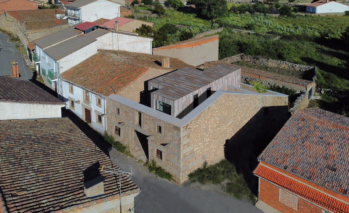 retokommerling's tweet photo. La Casa Escondida, de Hombre de Piedra Arquitectos + Juan Ignacio Vilda Marín, se oculta entre rocas y vegetación, fundiéndose con el entorno. https://t.co/R12Ee5THjF