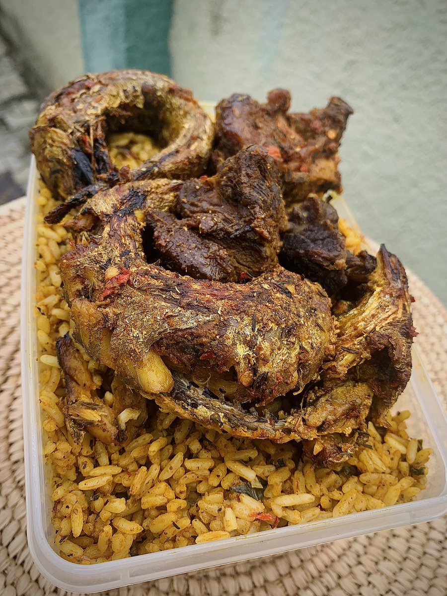 TheKonstans's tweet image. Client: Please I want proper “concoction” rice😂

Me: At your service 

2.5L of “concoction” rice with peppered beef and panla fish.

Send in your orders for delicious foods from our kitchen.

CC: @food_convo 

📍: Abuja