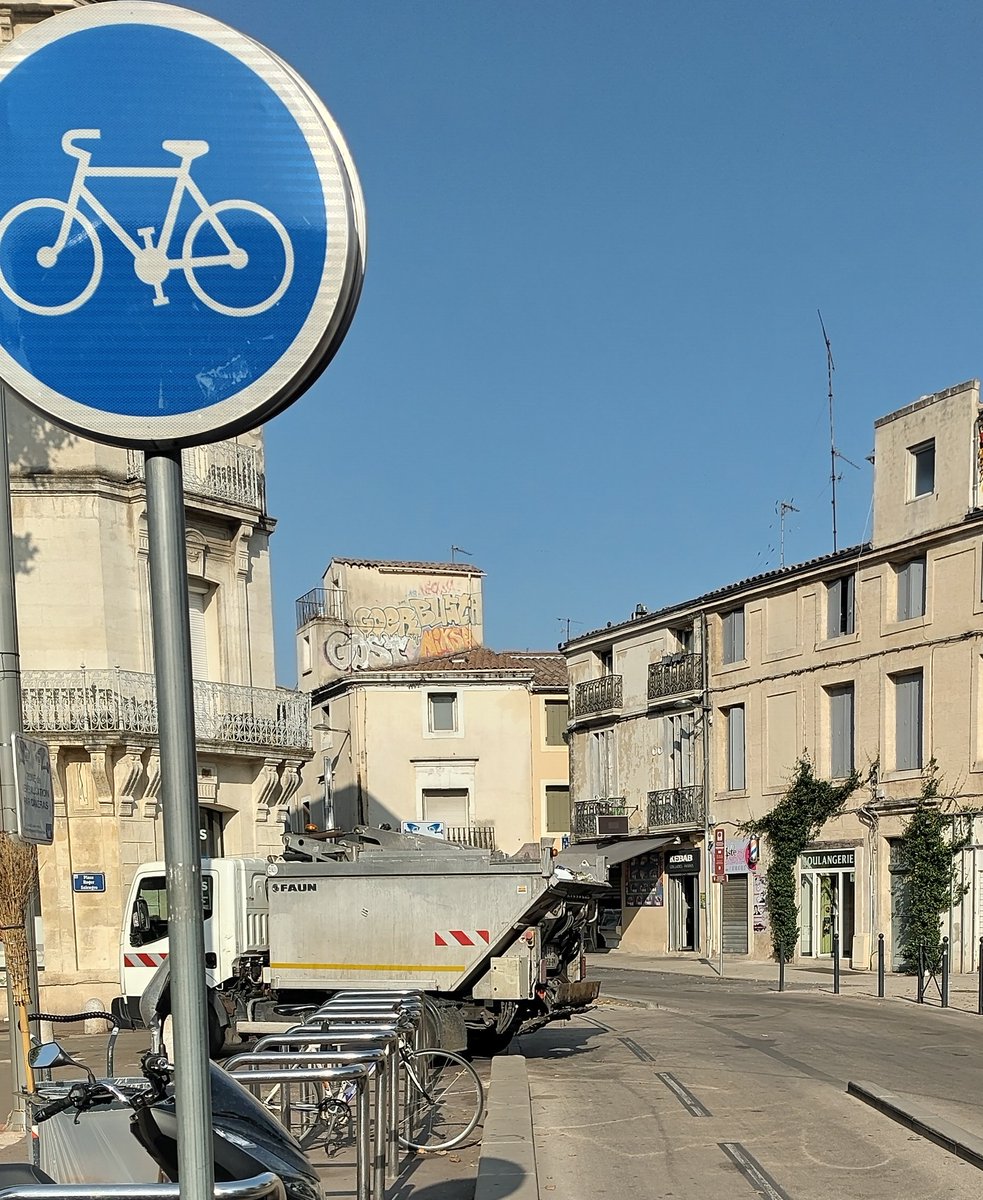 Frédéric Laudet (@seofred34) on Twitter photo Festival #GCUM made in <a href="/GROUPENICOLLIN/">Groupe NICOLLIN</a> ce matin. Une pause café, ça mérite bien de faire risquer les urgences aux piétons et aux cyclistes.... #Montpellier <a href="/PMMontpellier/">Police Municipale de Montpellier</a> (passée à proximité sans moufeter) <a href="/CoteMontpel/">Sébastien Cote 🇫🇷🇬🇷🇪🇺</a> Festival #GCUM made in <a href="/GROUPENICOLLIN/">Groupe NICOLLIN</a> ce matin. Une pause café, ça mérite bien de faire risquer les urgences aux piétons et aux cyclistes.... #Montpellier <a href="/PMMontpellier/">Police Municipale de Montpellier</a> (passée à proximité sans moufeter) <a href="/CoteMontpel/">Sébastien Cote 🇫🇷🇬🇷🇪🇺</a>