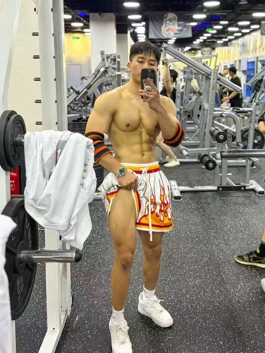 北京Beijing短期, 25/177cm/74kg，健体模特冠军🏆  肌肉帅哥 会员可约