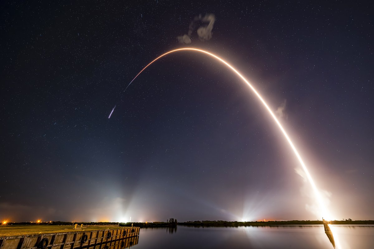 Falcon 9 delivers 27 <a href="/Starlink/">Starlink</a> satellites to orbit from Florida