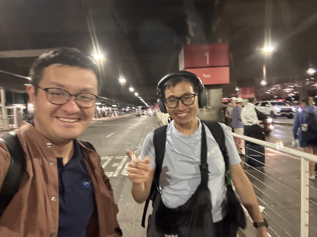 🥲 finally got to Denver #OSSummit NA after 25 hours of air travel and unlimited wait time. 
👏 That said, looking forward to the keynotes and technical conversations tomorrow!