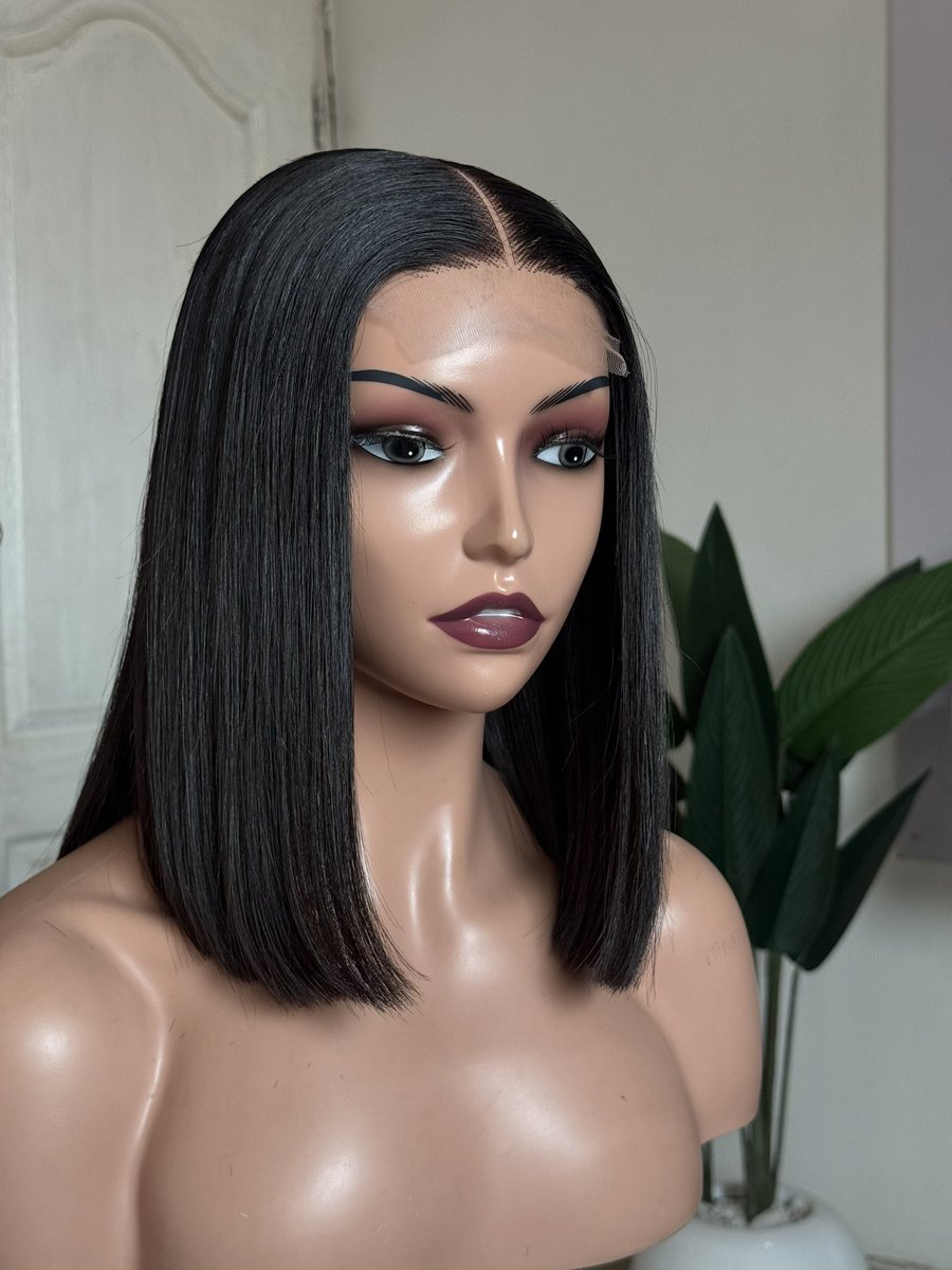 You need donor bob wigs in your collections..

Frame 1.. N375,000
Frame 2.. N388,000
Frame 3.. N345,000

Available on pre-order.. You can pay small small too.. Please repost..