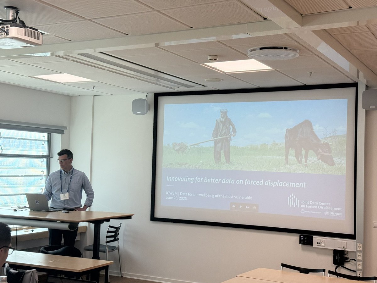 KyriakiKalimeri's tweet photo. @paddybrock pitching an extremely important question “How do we bridge humanitarian data & problems to academia and research?”
@jointdatacenter @ISI_Fondazione @icwsm @yelenamejova #data4good https://t.co/eg5voSpuoR