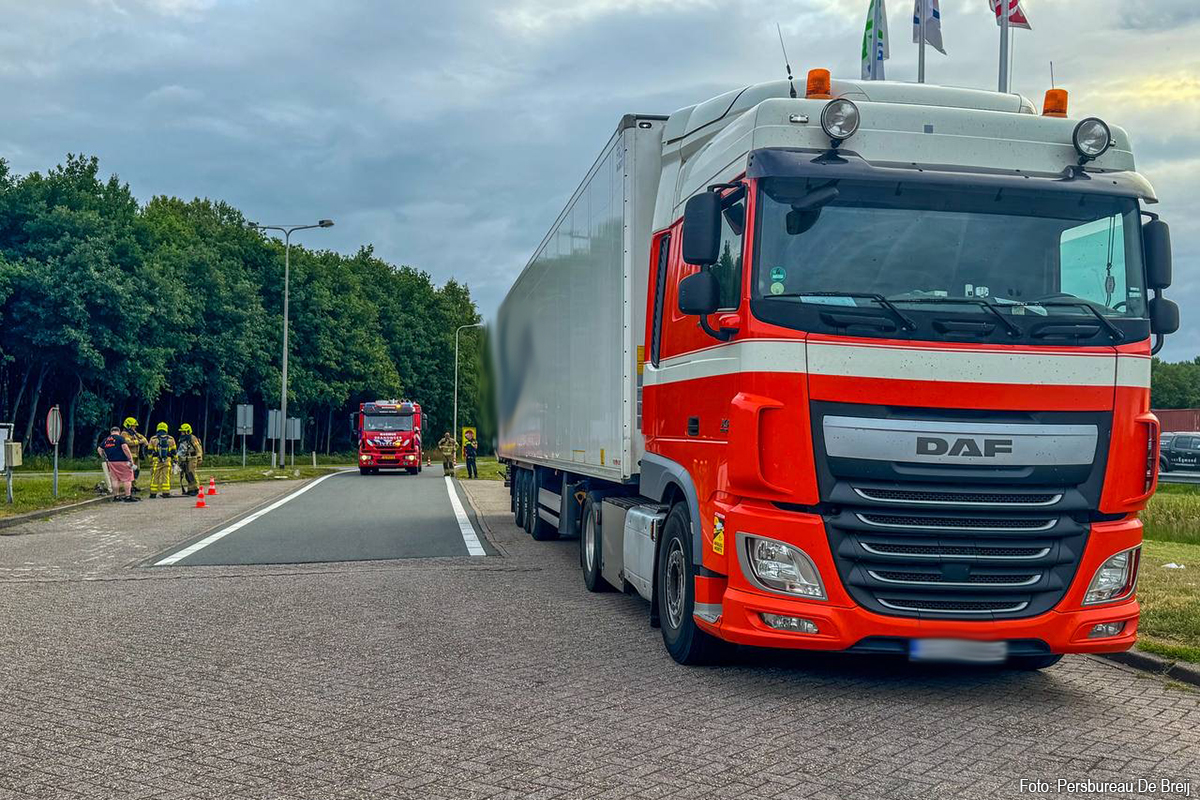 Chauffeur rijdt tegen LPG-installatie bij tankstation A50