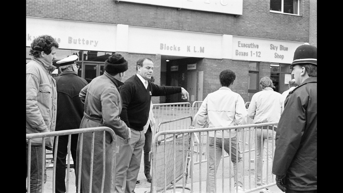 George Curtis sorting out the queue for Cup final tickets on 11th May 1987