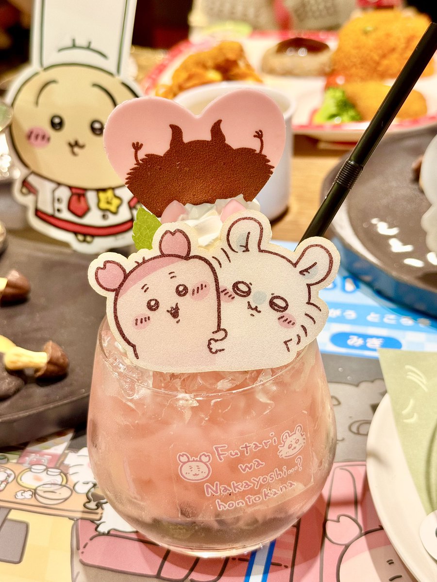 昨日、猫田とちーわ誘って予約してたちいかわレストラン行ってきた(◜ω◝)
全部結構ボリュームあったし可愛かったよ！