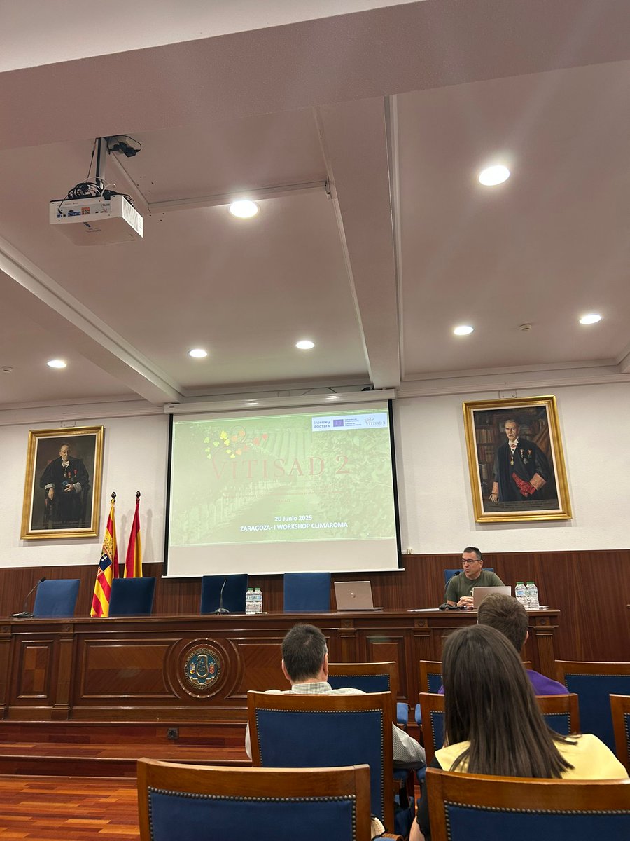 vitisad's tweet photo. El pasado 20J participamos en el Workshop organizado por @climaroma_eu  donde tuvimos un encuentro de proyectos @CTPPOCTEFA  orientados a la adapatación de la vitivinicultura al #CambioClimático
#VITISAD2 estuvo representada por Alfredo Rueda de #EVENA @gob_na 
@Vqualitas_es https://t.co/p5jpPswHAz