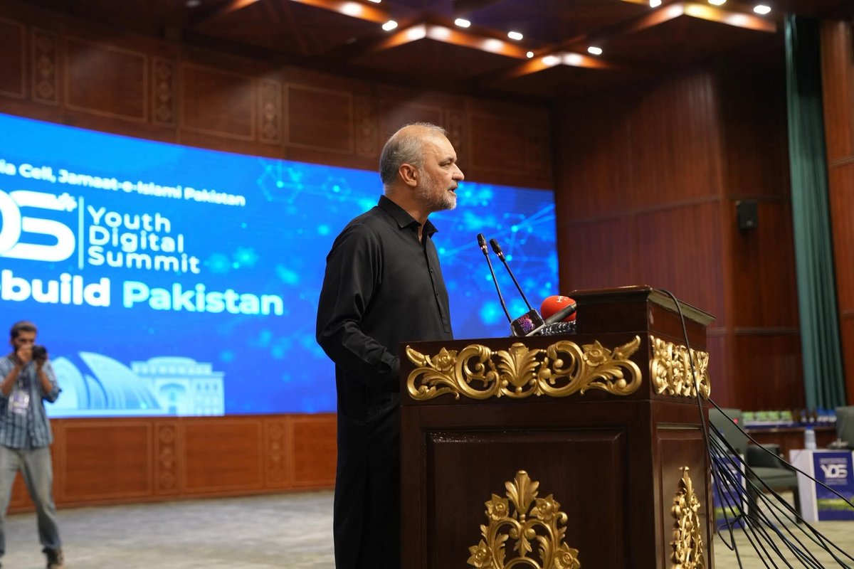 JamaatWomen's tweet photo. Hafiz Naeem Ur Rehman ...The Leader of change stands with the Youth....a symbol of Strength, Clarity, and Unshakable Resolve.

#YouthDigitalSummit #InspiringLeadership #YDS2025 #YouthDigitalSummit #PowerPolitics #MediaStrategy #DigitalPakistan #UniteToRebuildPakistan https://t.co/8hNkDSR0aT