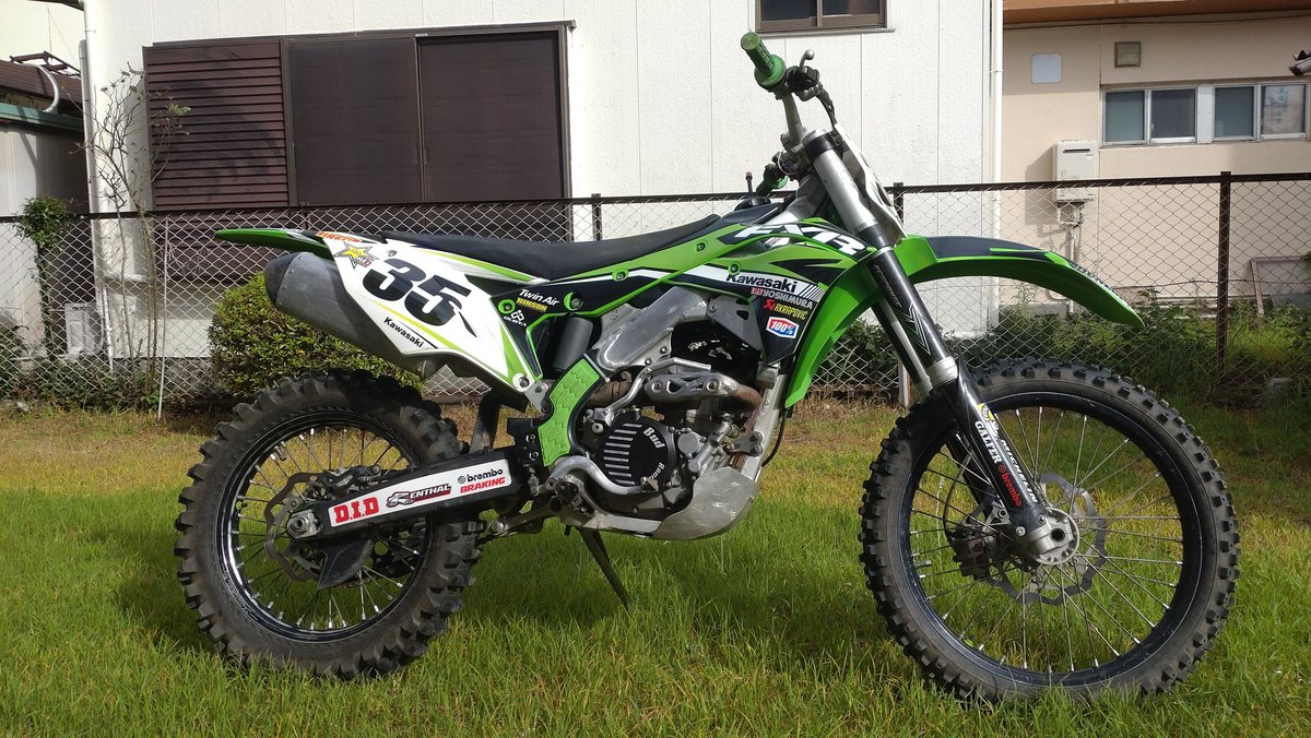 wolfgang_75's tweet photo. 売ります
2017KX250F-SE
33万
スペアホイール（未使用品）
エアフィルター2つと骨と洗車用の蓋
オイルフィルター3つ https://t.co/cy0Ru3x0Px