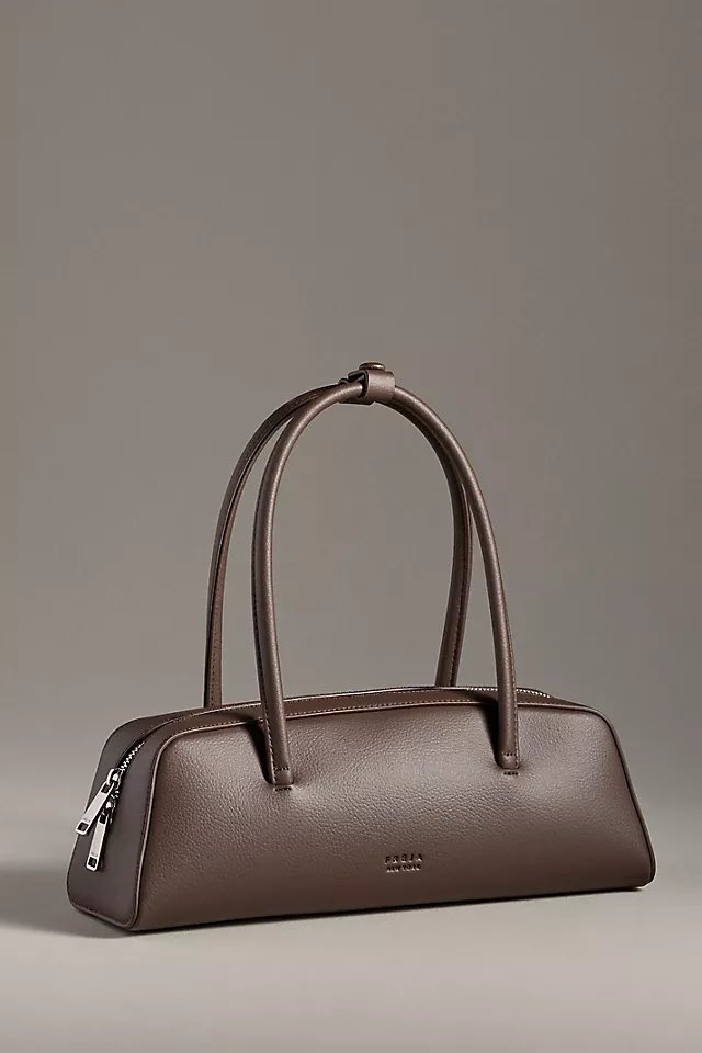 withprymn's tweet photo. ตีไปว่าเป็นทรงคล้ายๆ east west 

• Garmenti Carry All 
: กระเป๋าแบรนด์ไทย คัตติ้งดี ทรงสวย ใส่ laptop ได้

• Freja East West 
: everyday bag ใส่ของต่างๆได้ครบ เป็นทรงยาว

• Manu Atelier Le Cambon 
: หนัง suede สวยมาก มีทั้งแบบหูสั้นและหูยาว ใส่ของได้เยอะ

• Songmont Yore Duffle 
: ลองสัมผัสแล้วเรารู้สึกว่า songmont ทำกระเป๋าดี คุ้มราคา ใส่ของได้เยอะ หยิบใช้ได้หลายโอกาสด้วย