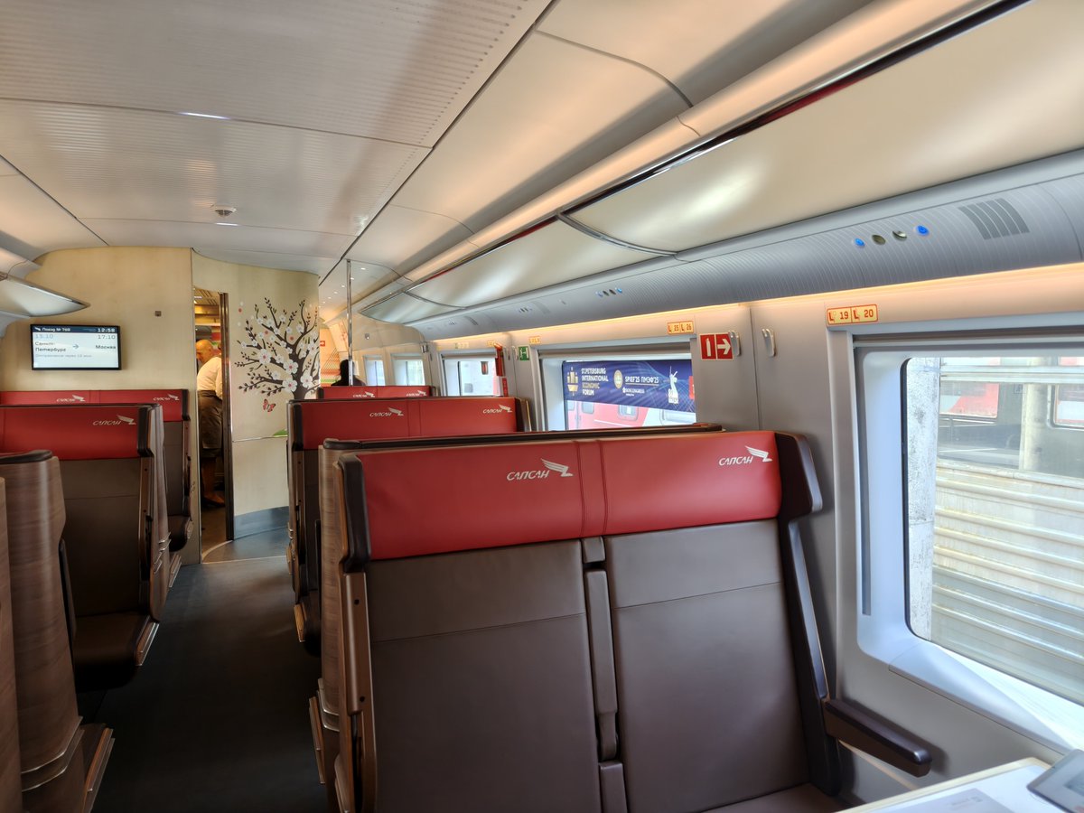 seeingmole's tweet image. Took "Sapsan" high speed train to Moscow, 4 hours journey. The trains are made by Siemens. At maximum 250 km/hr, it's really considered mid speed nowadays compared to trains in China which are 350-400.
The Thai train under construction will also be only 250.