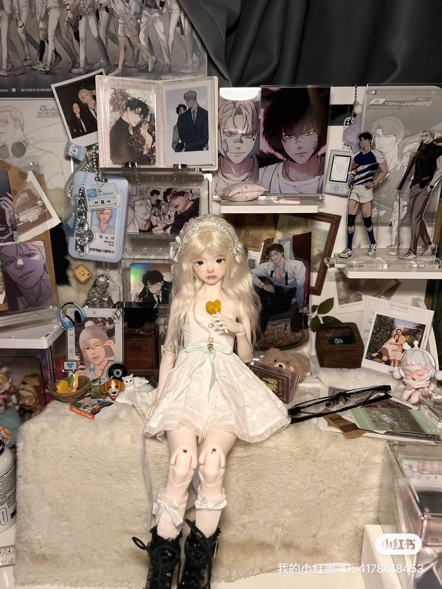 My working space 😌 
#bl #codenameanastasia #shutline #RosesandChampagne