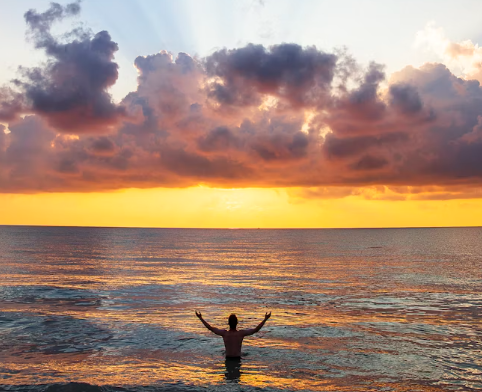BurkhardtPhilip's tweet image. Immer weniger Menschen in der Schweiz glauben an #Gott.
Während es 2014 noch 46% waren, ist deren Anteil im letzten Jahr auf 38% gesunken, wie das Bundesamt für #Statistik mitteilt.
Eine Abnahme ist insbesondere bei den über 65-jährigen zu beobachten (-14 Prozentpunkte). (1/3)