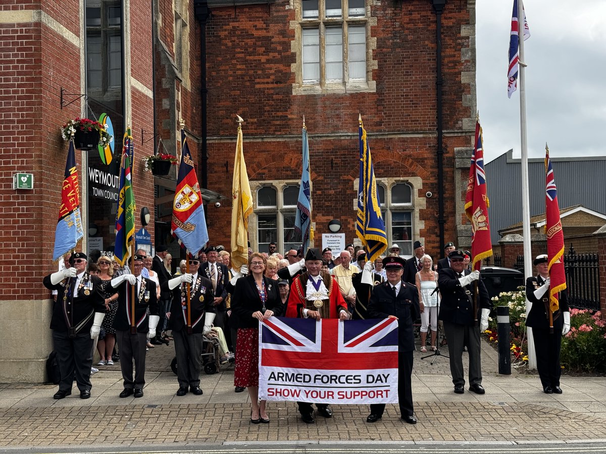 🎖️🚩  We have had a great weekend celebrating the contributions made by our Armed Forces personnel and to conclude this year's events, there will be a flag raising ceremony at 10.30am at the New Town Hall.

#ArmedForcesWeekend #SaluteOurForces #Veterans #WeymouthTownCouncil