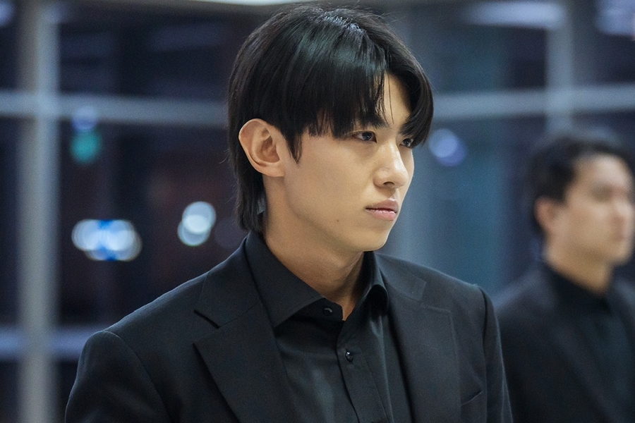 soompi's tweet image. #Dex Is A Cold And Ruthless Human Weapon Who Strictly Follows Orders In New Drama “#TheDefects”
soompi.com/article/175451…