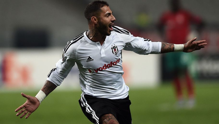 Ben elit seviyede kumaş beklemiyorum bu açıklamadan. Sadece ekstra dar kesim ve uzun kola geri dönüyoruz diye düşünüyorum.  Yine de sevindirici bi haber